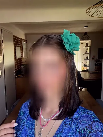 Anne, 23