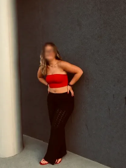 Charlotte, 18