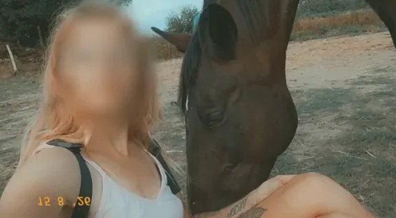 Clara, 33