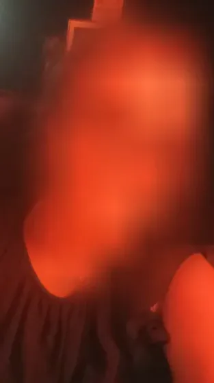 Ellie, 24