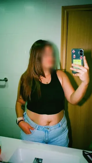 Karoline, 28