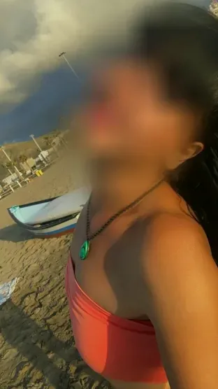 Laura, 34