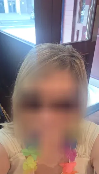 Malou, 38