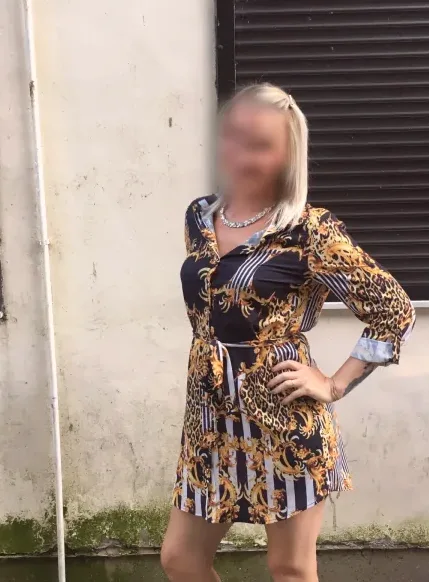 Nadia, 34