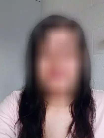 Nadia, 33