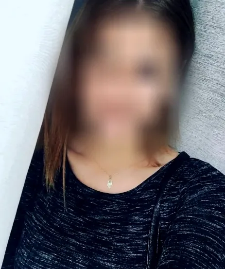 Sara, 32