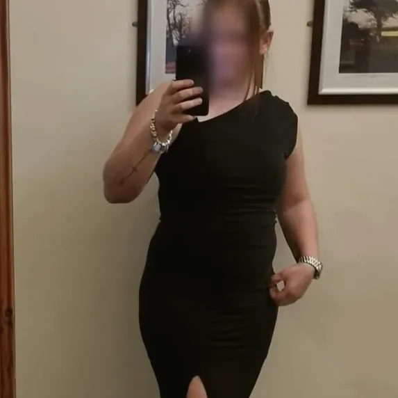 Sara, 37